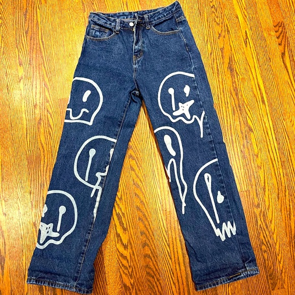 UNIQUE “PAINTED” JEANS - Picture 1 of 10